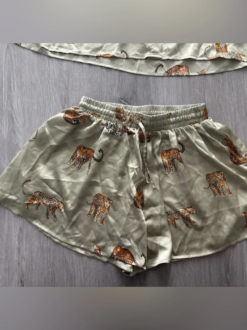 MABLE NWT Size Medium Olive Green Cheetah Print Short Set
